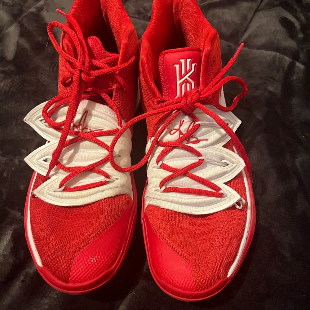 Kyrie 5 university red